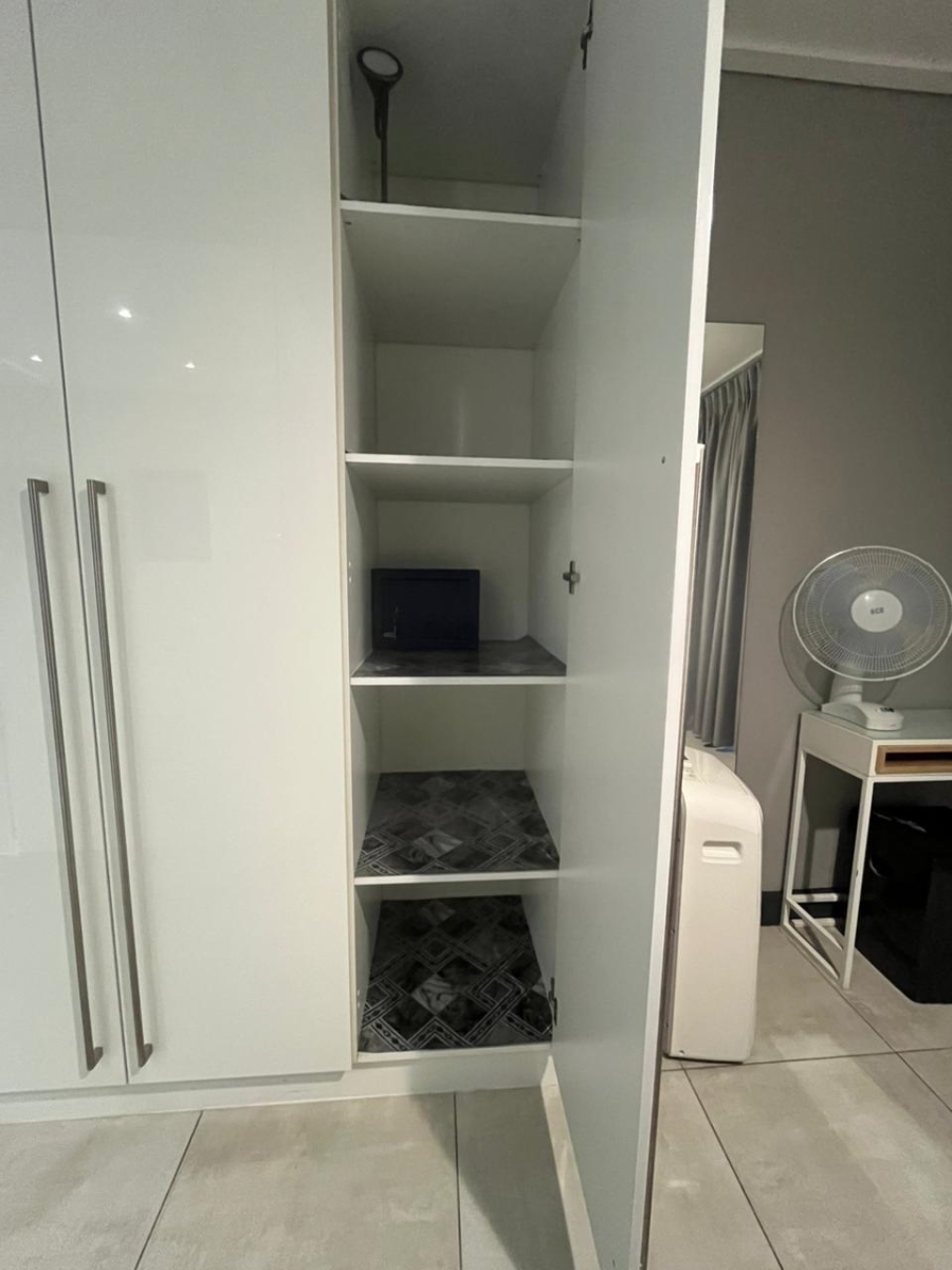 To Let 2 Bedroom Property for Rent in The Polofields Gauteng