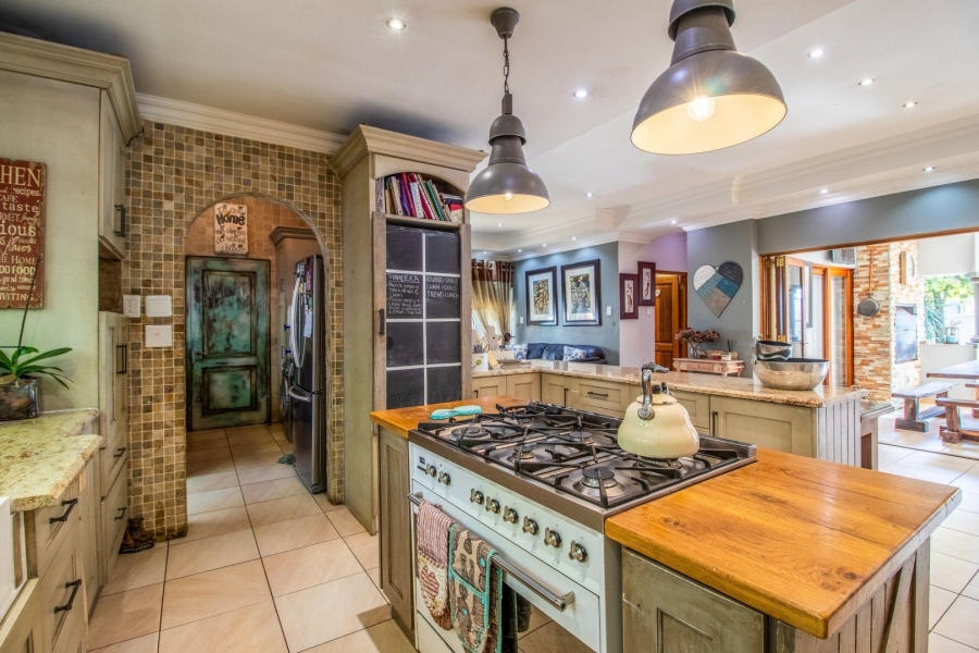 To Let 5 Bedroom Property for Rent in Kensington Gauteng