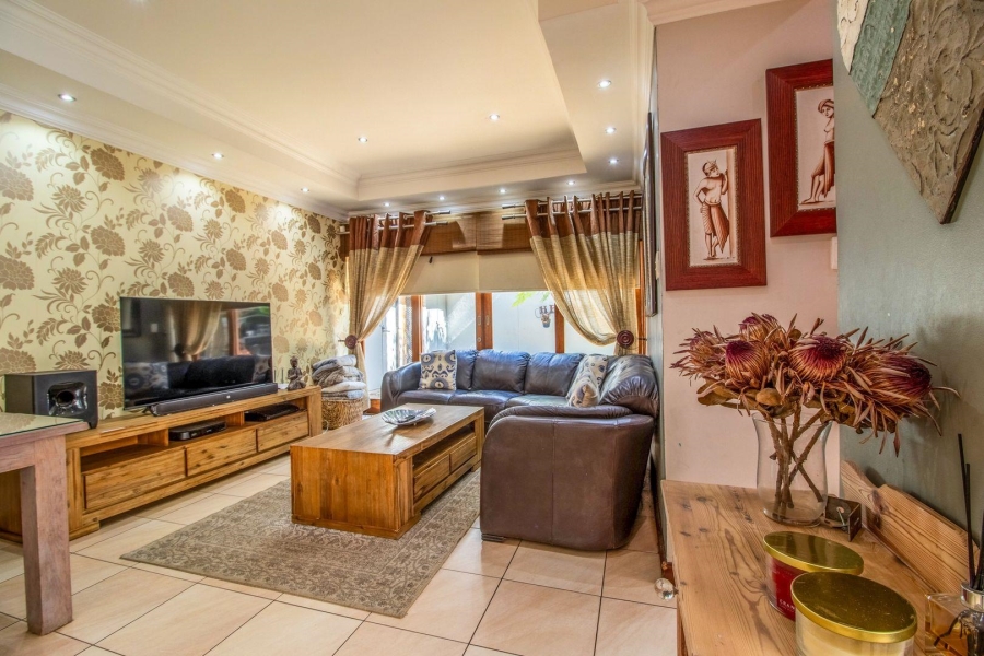 To Let 5 Bedroom Property for Rent in Kensington Gauteng