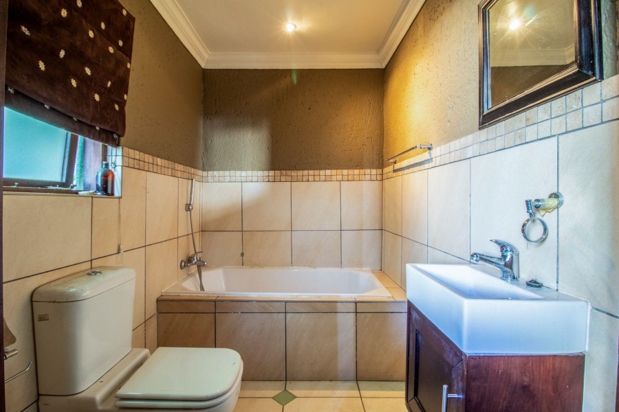 To Let 5 Bedroom Property for Rent in Kensington Gauteng