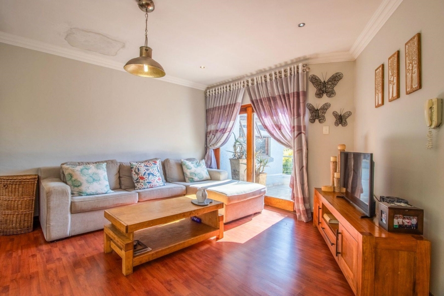 To Let 5 Bedroom Property for Rent in Kensington Gauteng