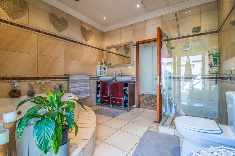 To Let 5 Bedroom Property for Rent in Kensington Gauteng