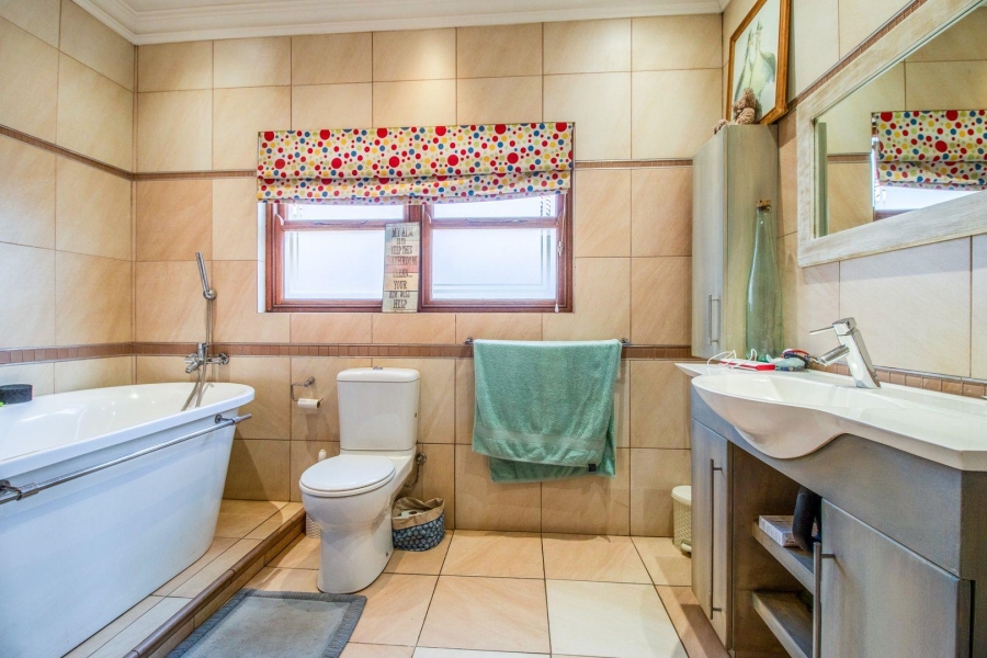 To Let 5 Bedroom Property for Rent in Kensington Gauteng