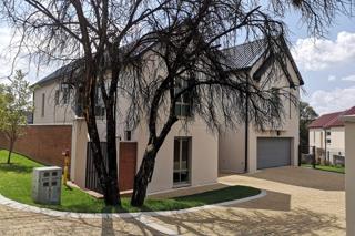 To Let 4 Bedroom Property for Rent in Waterfall Gauteng
