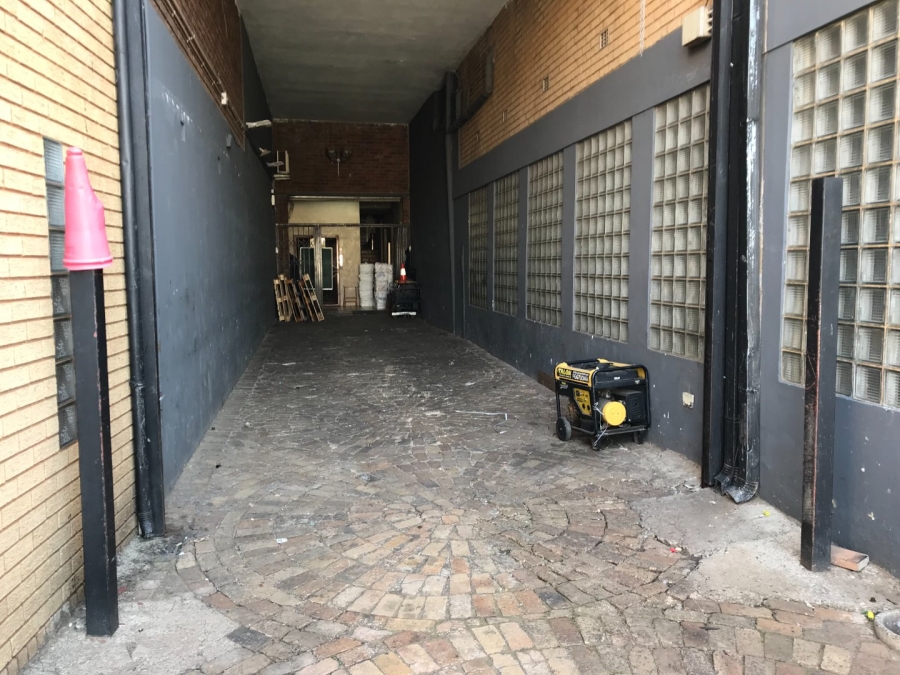 Commercial Property for Sale in Lenasia Ext 1 Gauteng