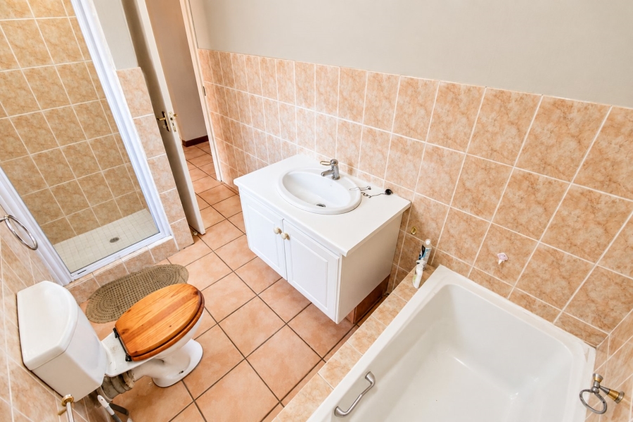 3 Bedroom Property for Sale in Lonehill Gauteng