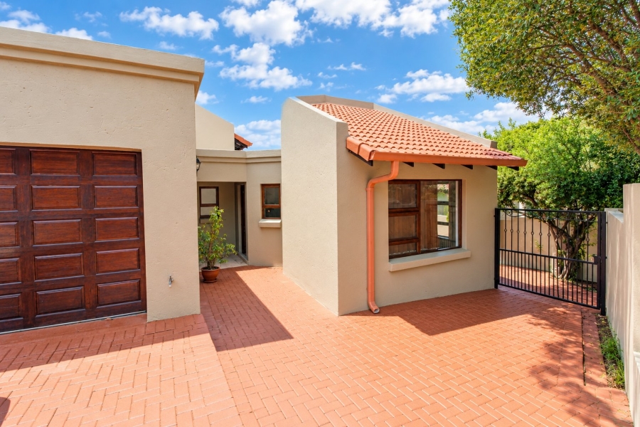 3 Bedroom Property for Sale in Lonehill Gauteng
