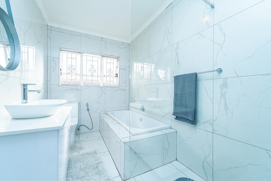 3 Bedroom Property for Sale in Fleurhof Gauteng