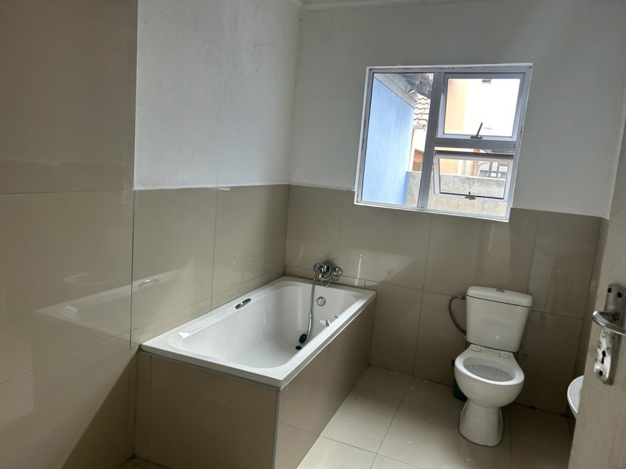 4 Bedroom Property for Sale in Blue Hills Gauteng