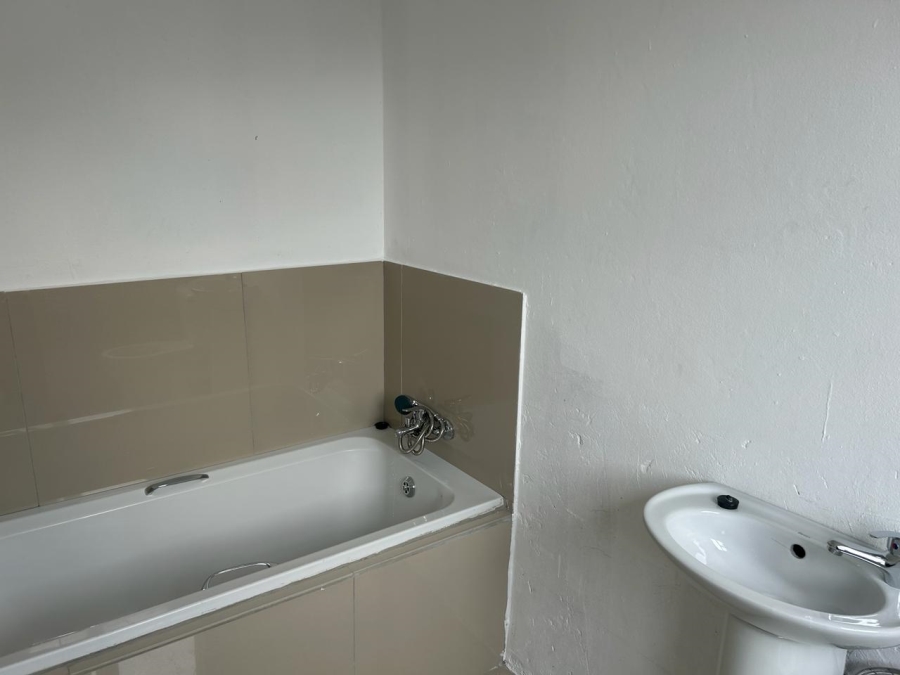4 Bedroom Property for Sale in Blue Hills Gauteng