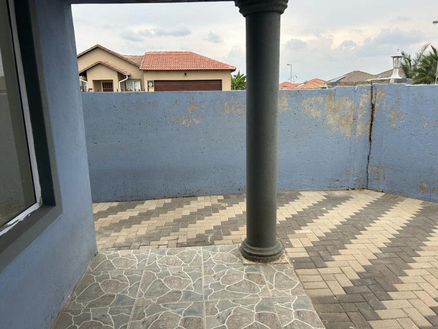 4 Bedroom Property for Sale in Blue Hills Gauteng