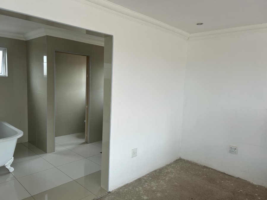 4 Bedroom Property for Sale in Blue Hills Gauteng