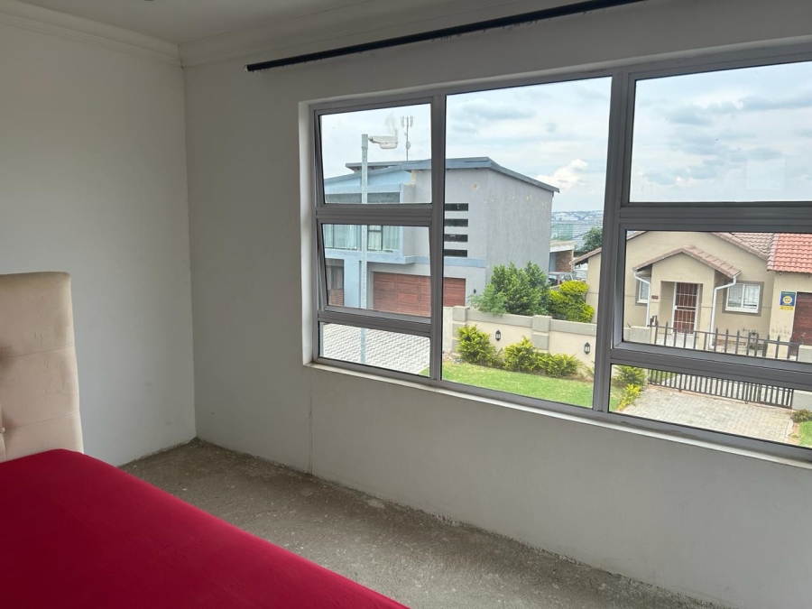 4 Bedroom Property for Sale in Blue Hills Gauteng