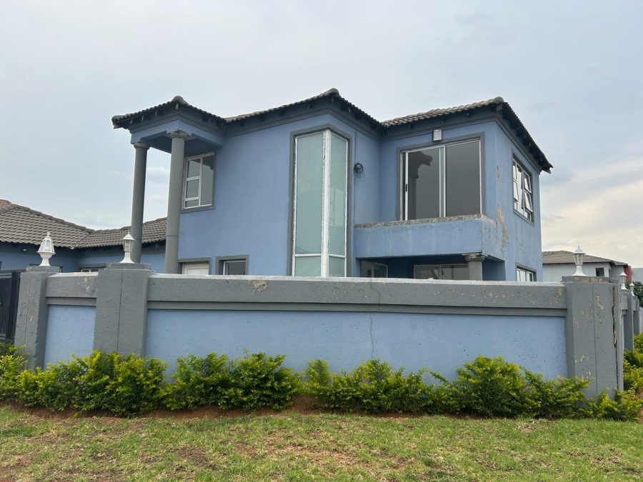 4 Bedroom Property for Sale in Blue Hills Gauteng