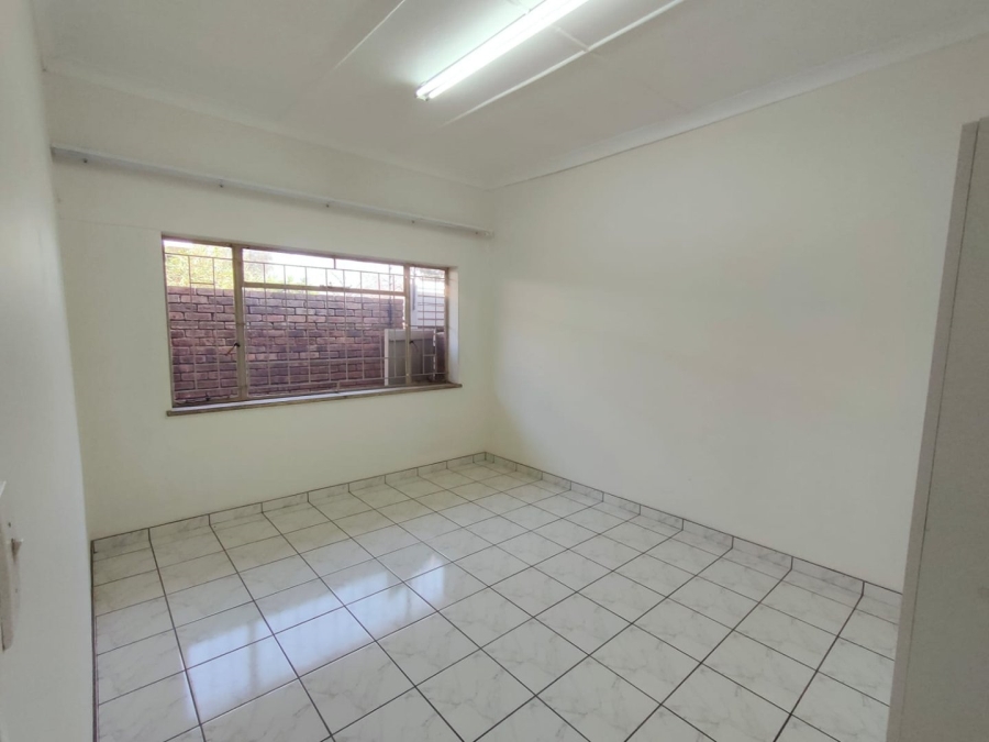 To Let 4 Bedroom Property for Rent in Parkdene Gauteng
