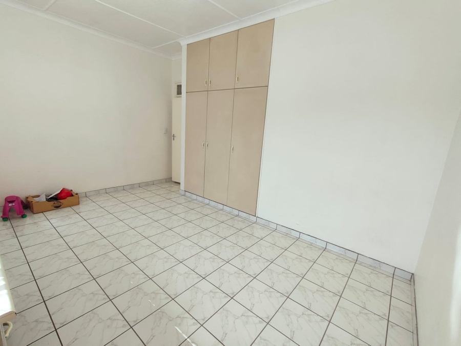 To Let 4 Bedroom Property for Rent in Parkdene Gauteng