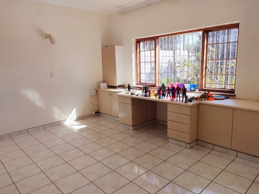 To Let 4 Bedroom Property for Rent in Parkdene Gauteng