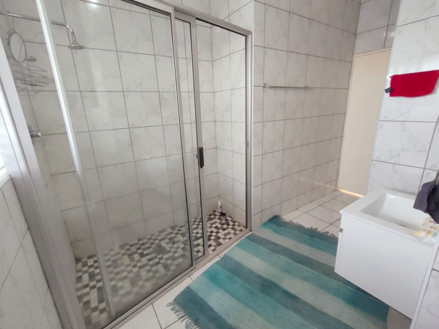 To Let 4 Bedroom Property for Rent in Parkdene Gauteng