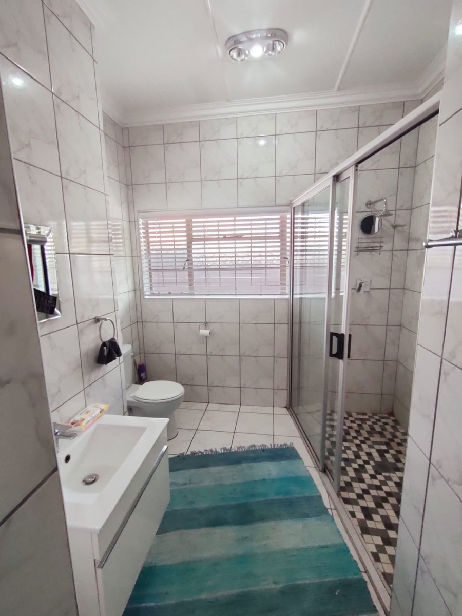 To Let 4 Bedroom Property for Rent in Parkdene Gauteng