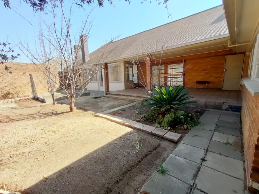 To Let 4 Bedroom Property for Rent in Parkdene Gauteng