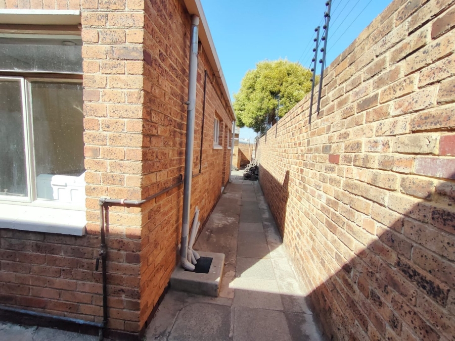To Let 4 Bedroom Property for Rent in Parkdene Gauteng