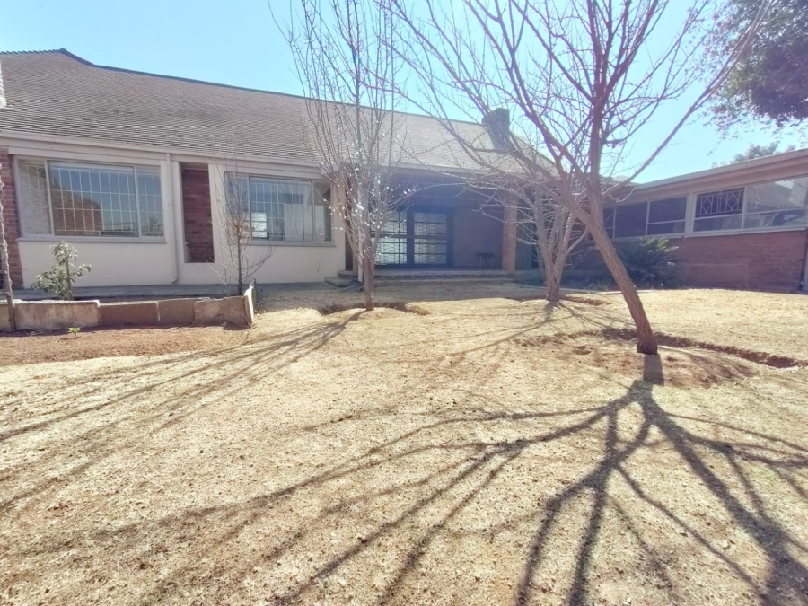 To Let 4 Bedroom Property for Rent in Parkdene Gauteng