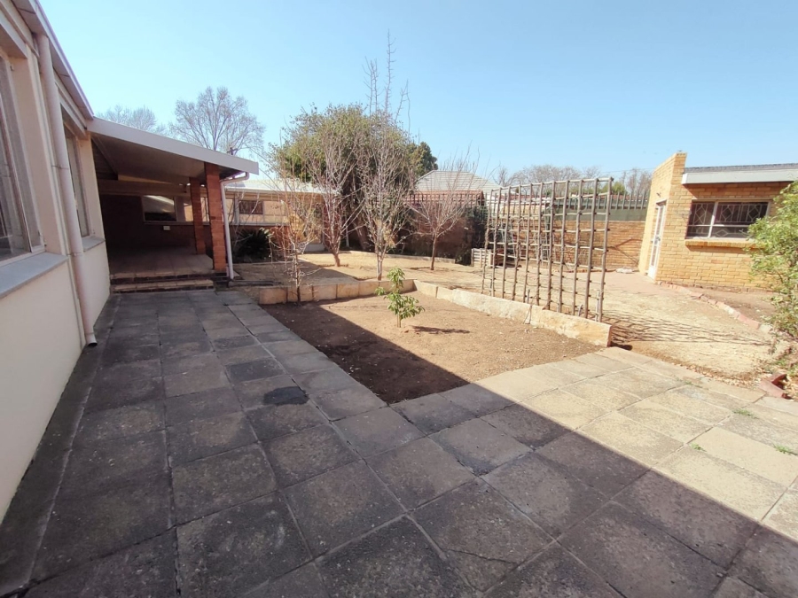 To Let 4 Bedroom Property for Rent in Parkdene Gauteng