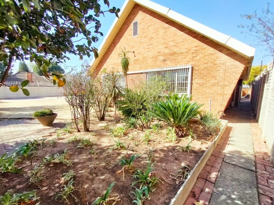 To Let 4 Bedroom Property for Rent in Parkdene Gauteng