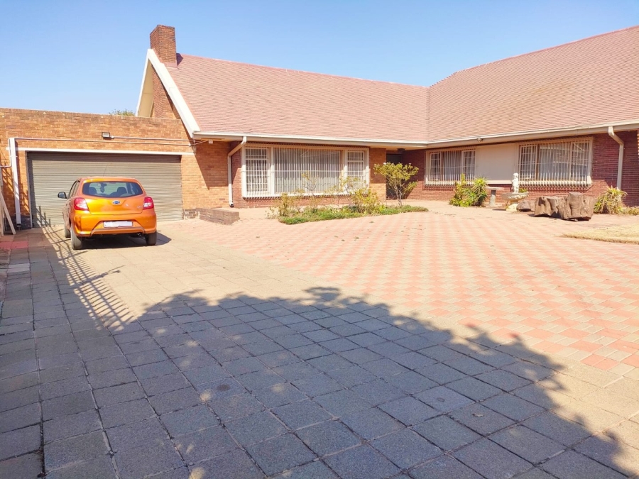 To Let 4 Bedroom Property for Rent in Parkdene Gauteng