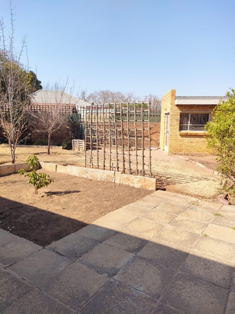 To Let 4 Bedroom Property for Rent in Parkdene Gauteng