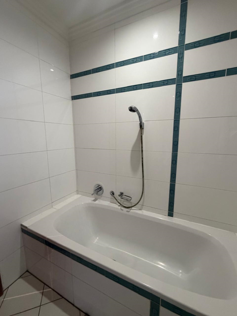 To Let 2 Bedroom Property for Rent in Bedford Gardens Gauteng