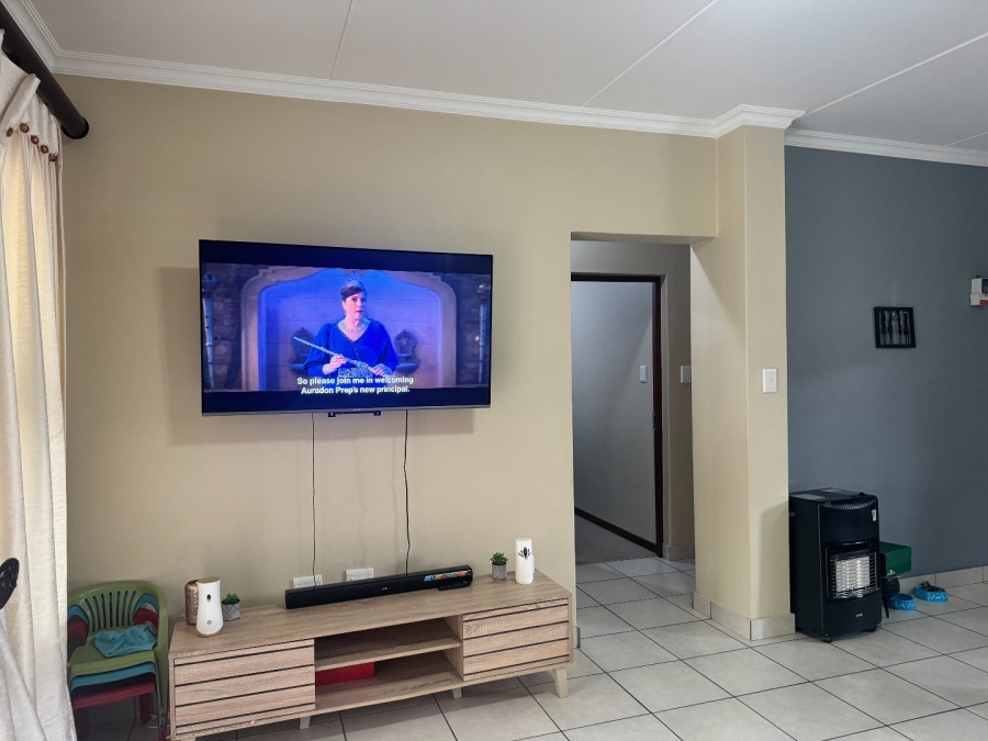 To Let 3 Bedroom Property for Rent in Noordwyk Gauteng