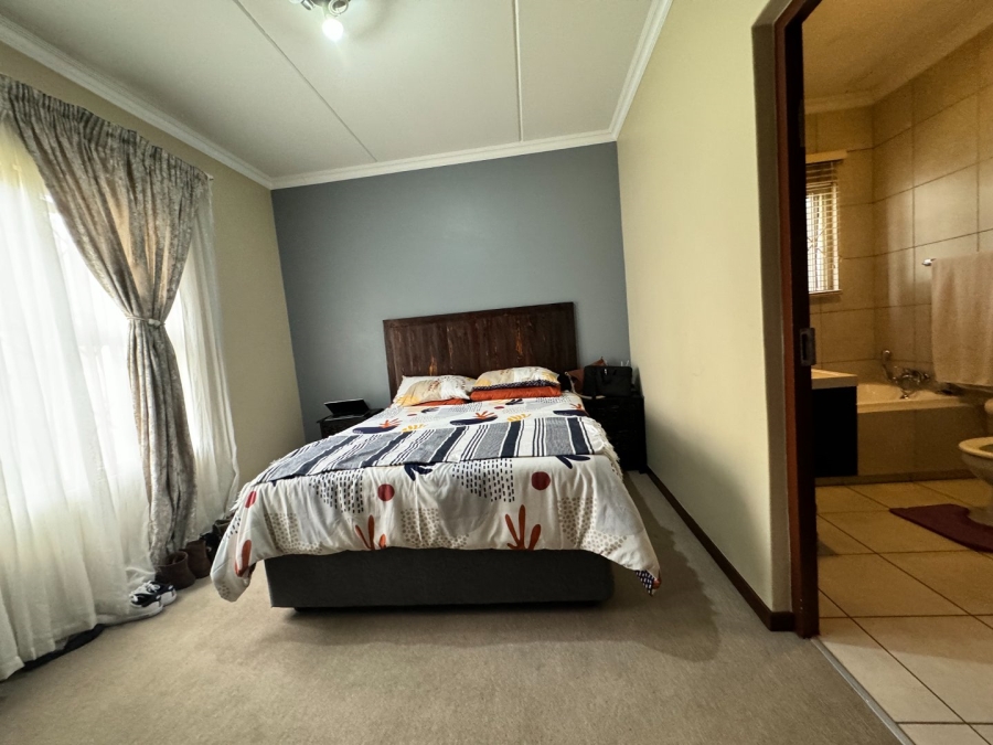 To Let 3 Bedroom Property for Rent in Noordwyk Gauteng