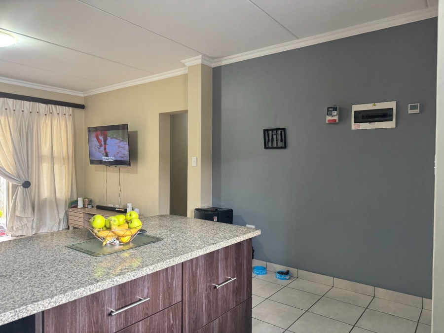 To Let 3 Bedroom Property for Rent in Noordwyk Gauteng