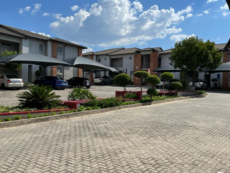 To Let 3 Bedroom Property for Rent in Noordwyk Gauteng