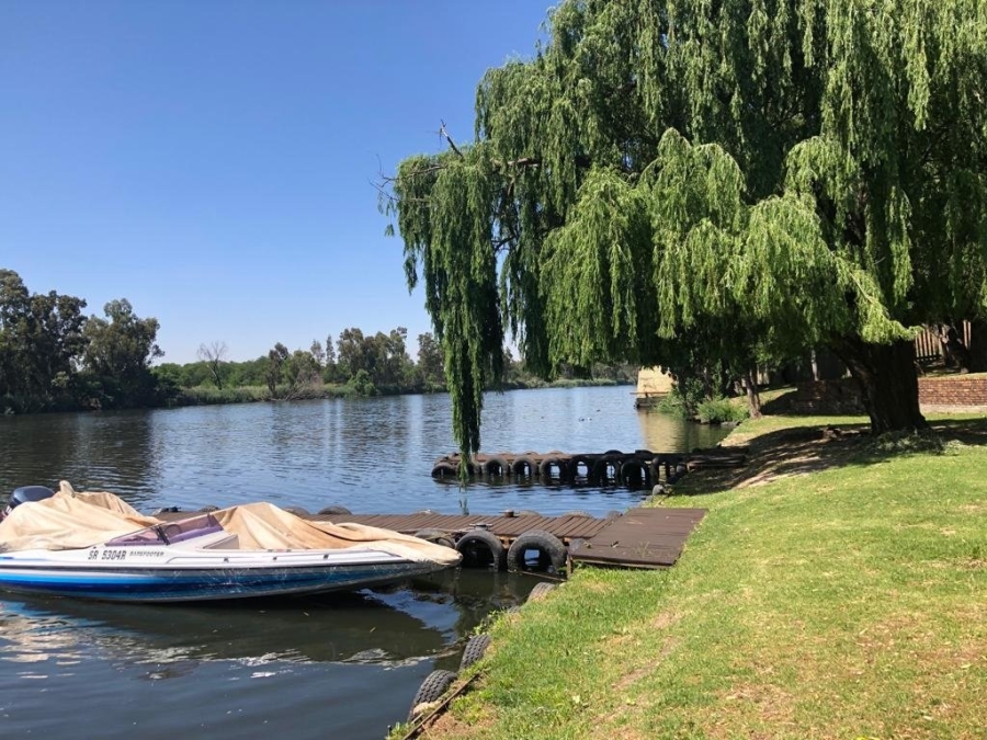 Commercial Property for Sale in Riverspray Lifestyle Estate Gauteng