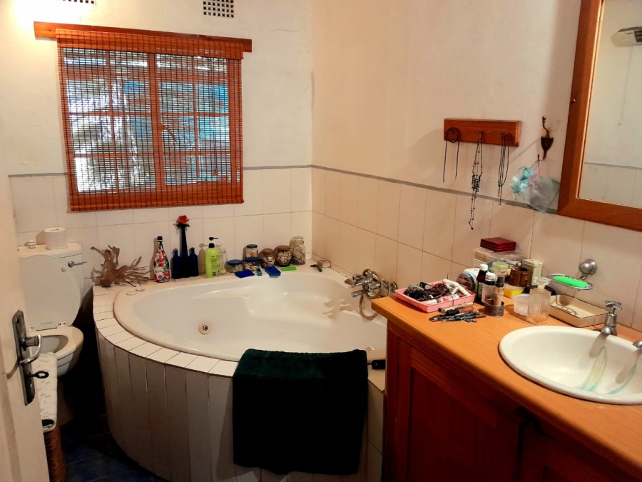  Bedroom Property for Sale in Rietfontein Gauteng