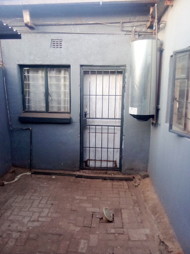 19 Bedroom Property for Sale in Brixton Gauteng