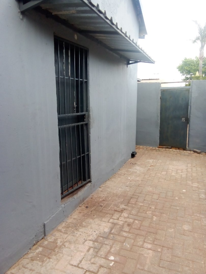 19 Bedroom Property for Sale in Brixton Gauteng