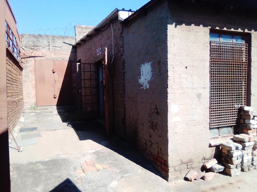 To Let Commercial Property for Rent in Mqantsa Gauteng