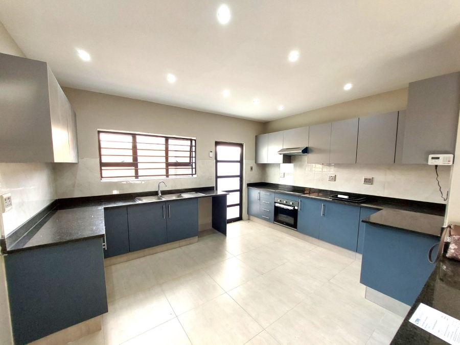 To Let 2 Bedroom Property for Rent in Robertsham Gauteng