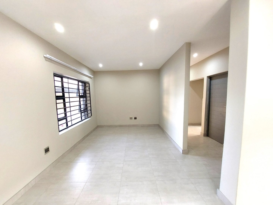 To Let 2 Bedroom Property for Rent in Robertsham Gauteng