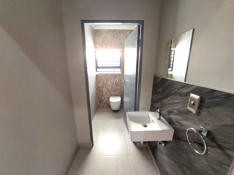 To Let 2 Bedroom Property for Rent in Robertsham Gauteng