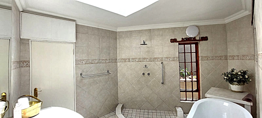 1 Bedroom Property for Sale in Bryanston Gauteng