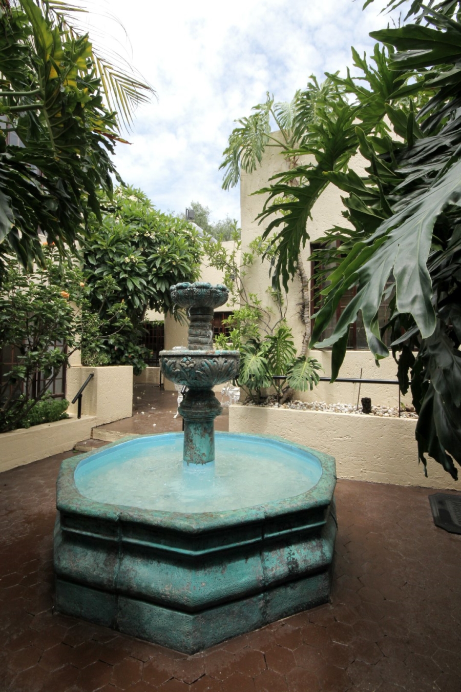 1 Bedroom Property for Sale in Bryanston Gauteng