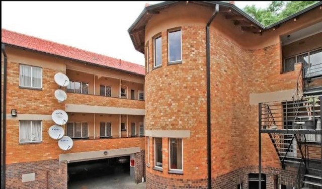 2 Bedroom Property for Sale in Cyrildene Gauteng