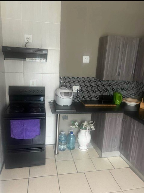 2 Bedroom Property for Sale in Cyrildene Gauteng
