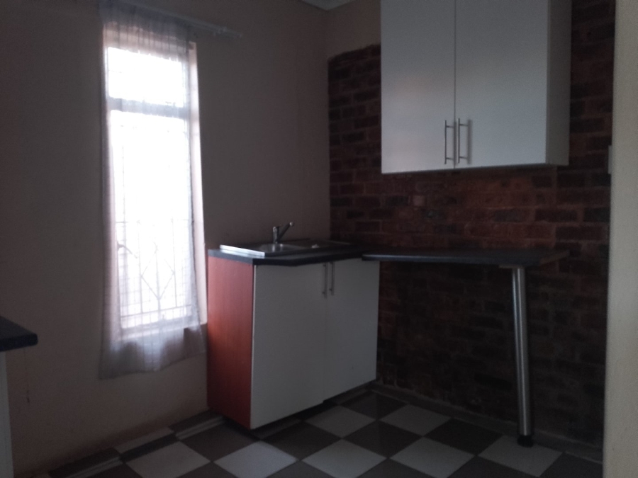 To Let 1 Bedroom Property for Rent in Clayville Gauteng