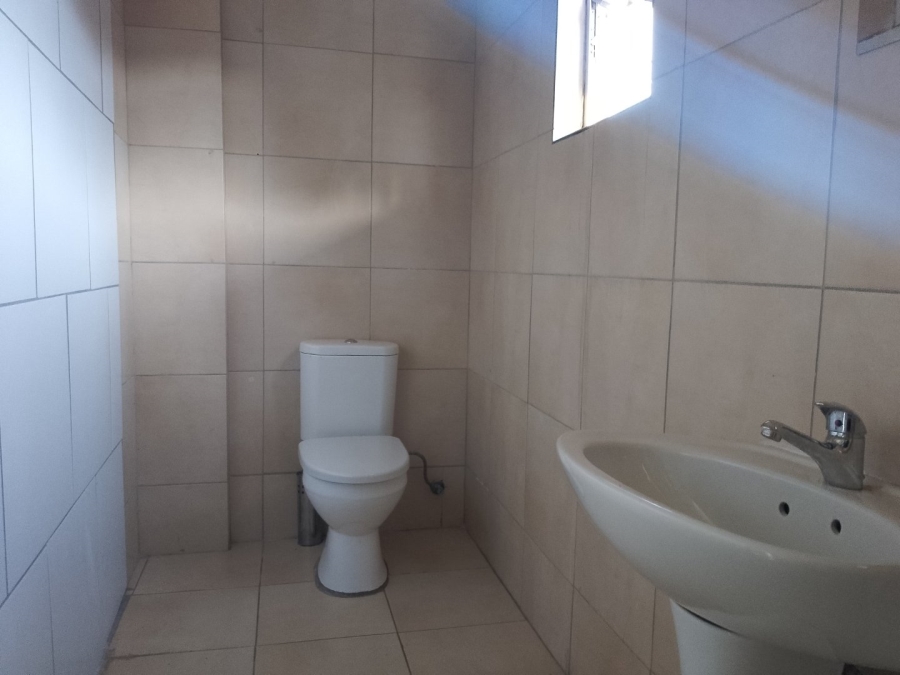 To Let 1 Bedroom Property for Rent in Clayville Gauteng
