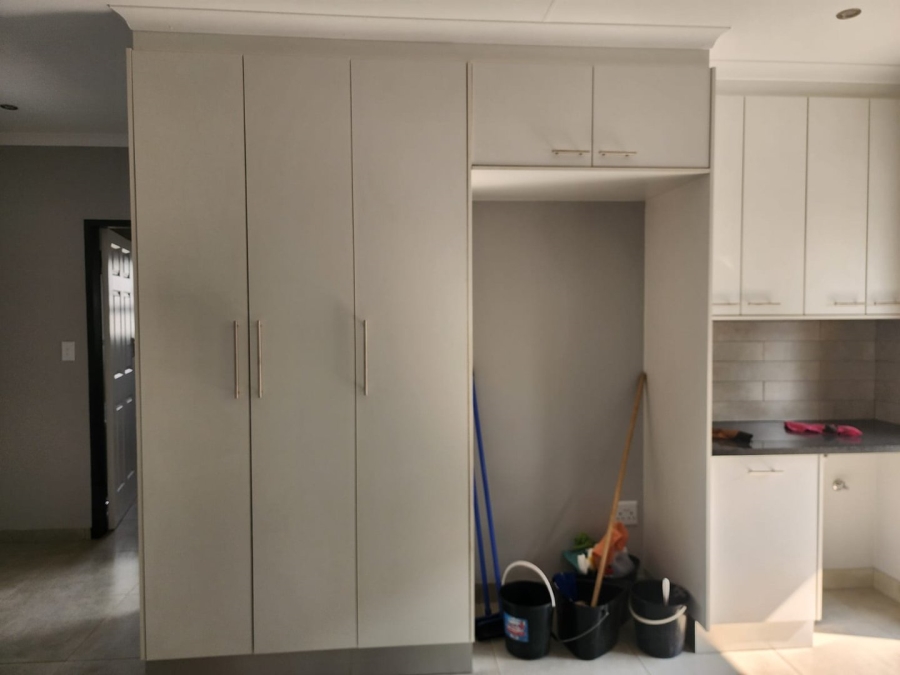 To Let 2 Bedroom Property for Rent in Witfield Gauteng